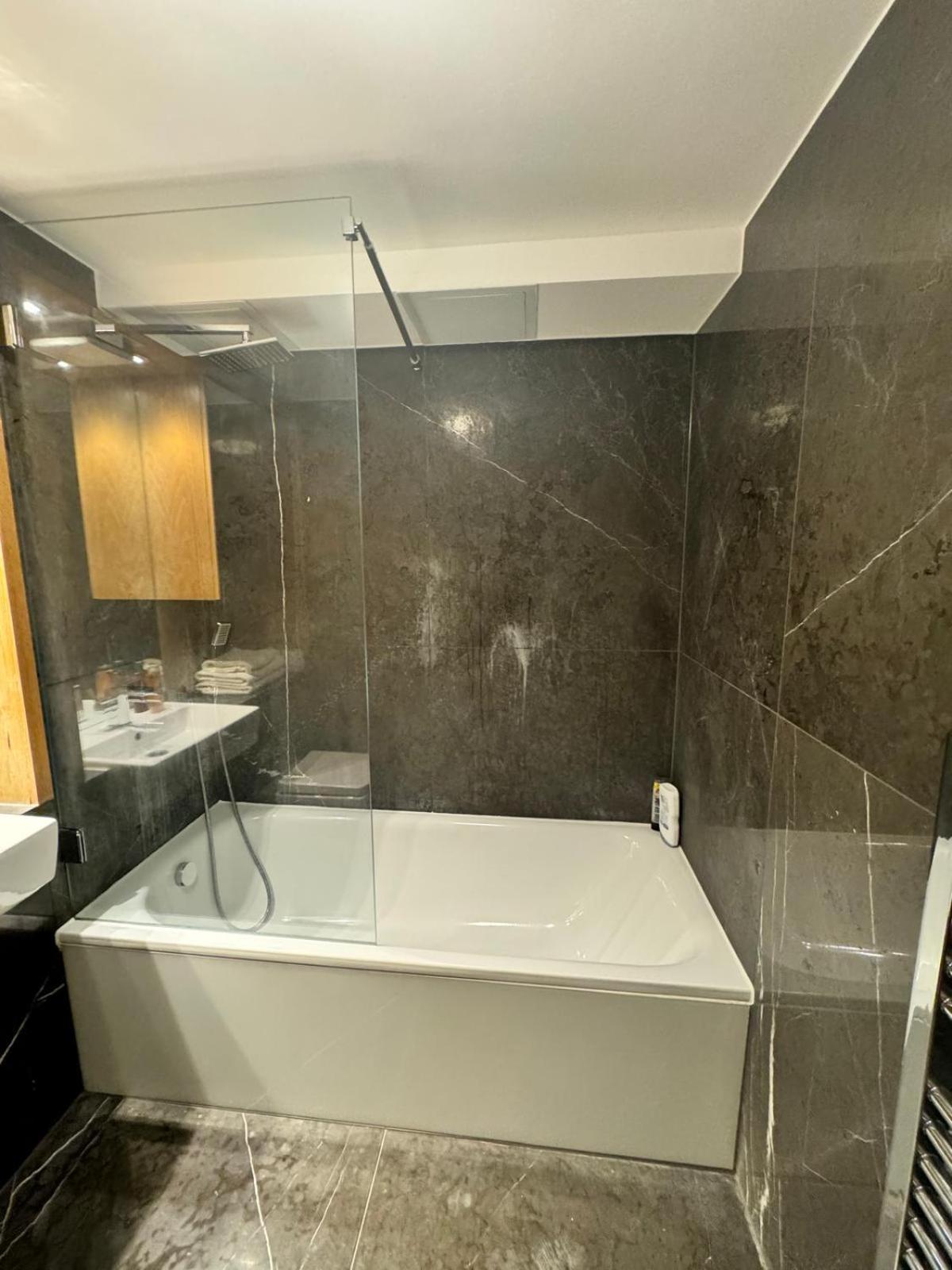 Apartament Westwood House *