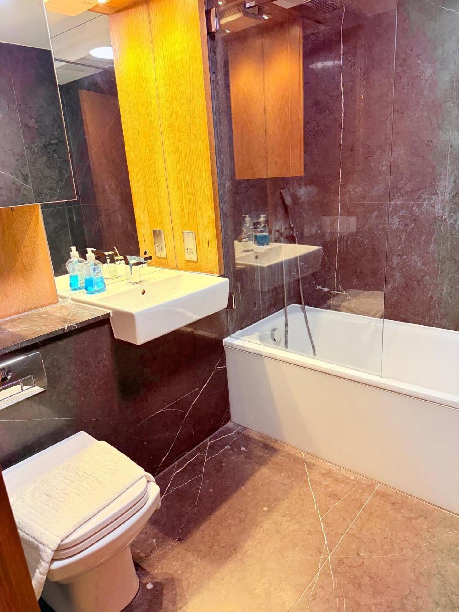 Westwood House Apartament *